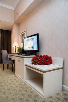 New Plum Garden Seasons Hotel - Shenzhen Zhucun  Esterno foto
