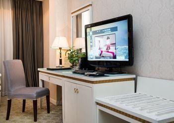 New Plum Garden Seasons Hotel - Shenzhen Zhucun  Esterno foto